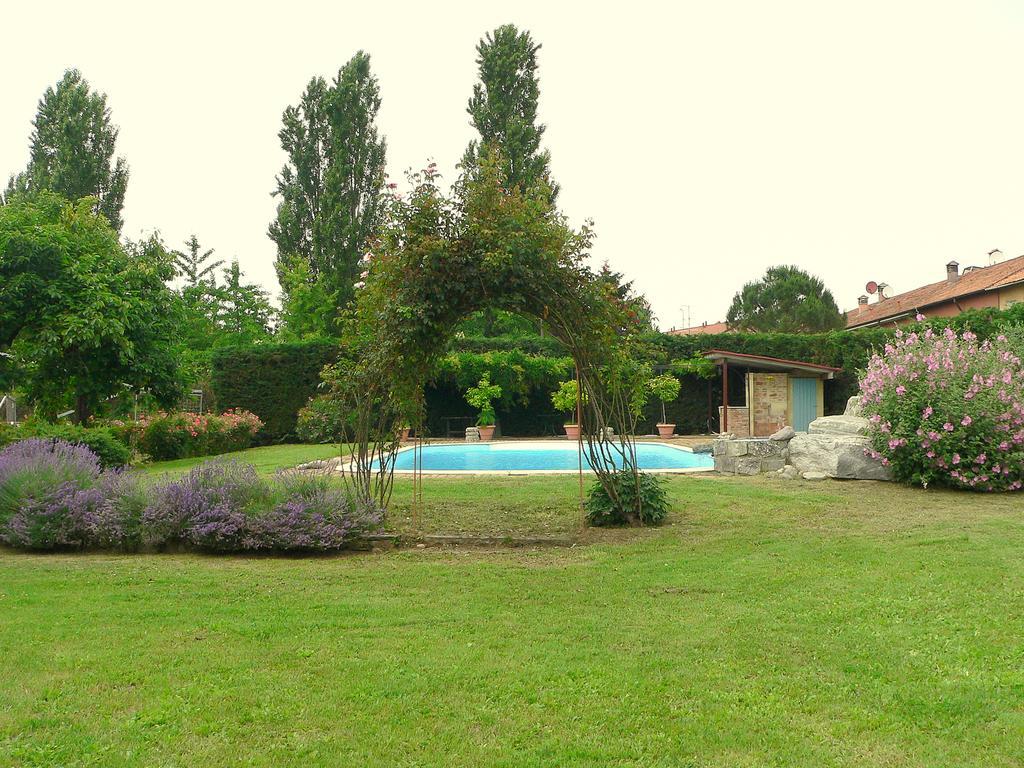 Agriturismo Borgo San Francesco Basiglio Exterior photo